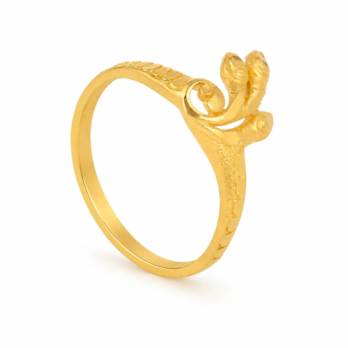 Traditional Leaf Design Ladies Ring