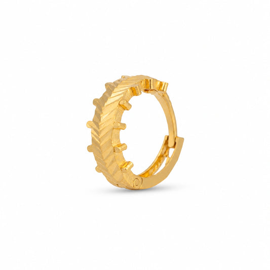 Leaf-Textured Chevron Hoop Nose Pin
